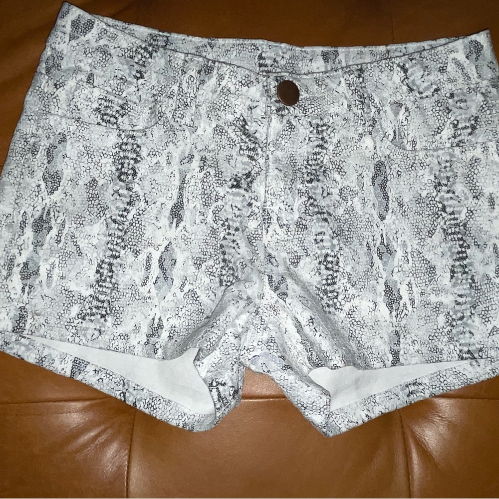 - Sunaj Shorts - NWOT